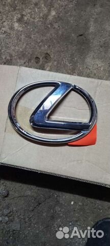Эмблема lexus