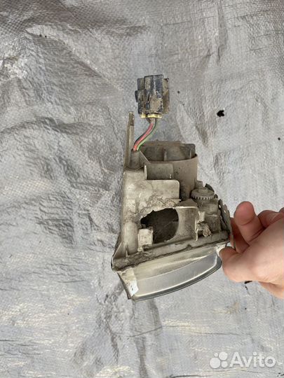 Фара Mazda Millenia