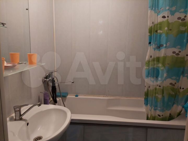 2-к. квартира, 70 м², 3/10 эт.
