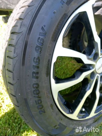 Продам колеса с Хэндай l 40