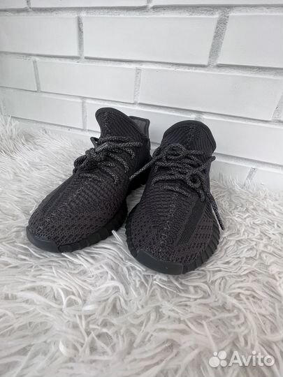 Кроссовки женские adidas yeezy