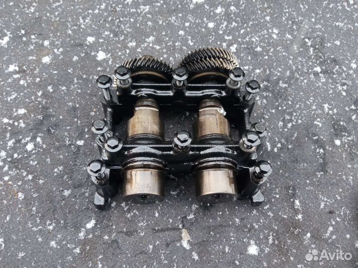 Вал балансирный M9R