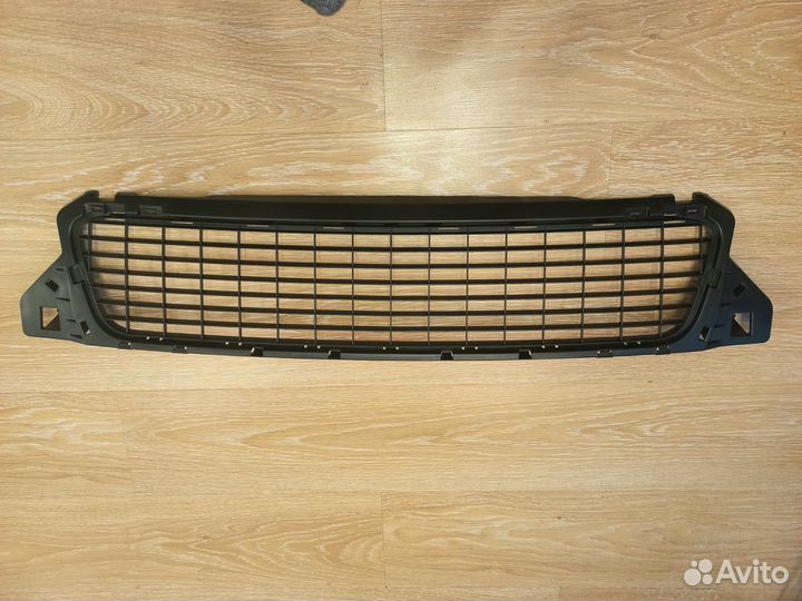 Решетка в бампер Renault Duster 2010-2015