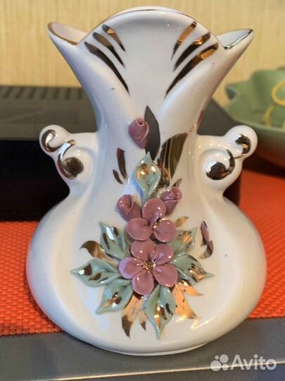 Маленькая вазочка ручной работы