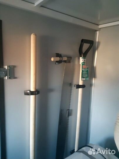 Крепления инструмента,огнетушителей, из полиур