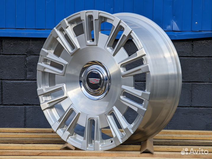 Колеса в сборе лето R24 на Cadillac Escalade