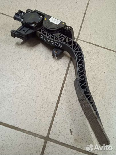 Педаль газа Opel antara