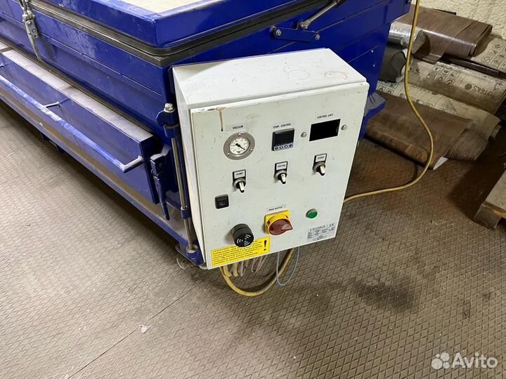 Columbus Combitherm вакуумно формовочный станок