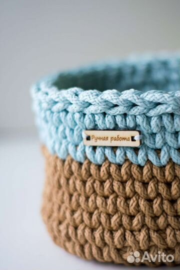 Вязаная корзина из шнура ручной работы