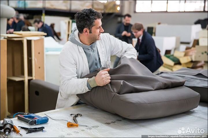 Обивщик стульев (ученики)