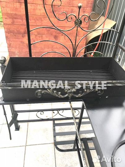 Мангал с крышей