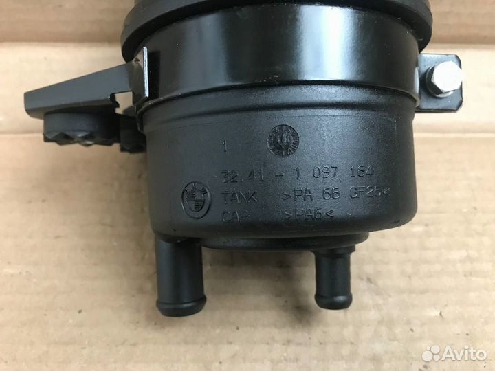 Бачок гидроусилителя BMW 1-Series (E87)