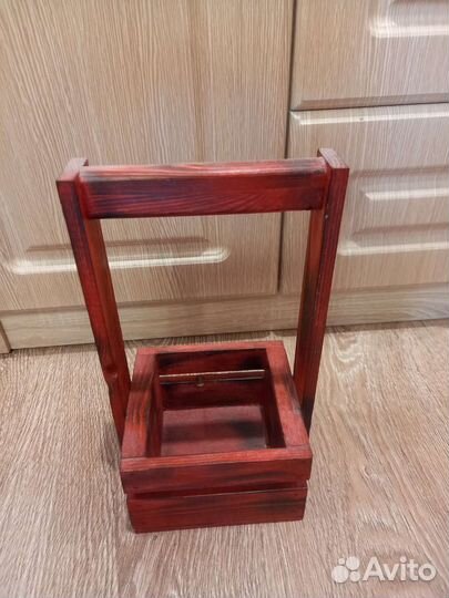 Деревяннный ящик для цветов или подарков