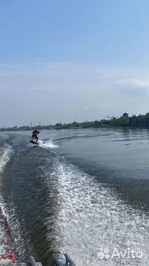 Водные прогулки / прогулки на катере