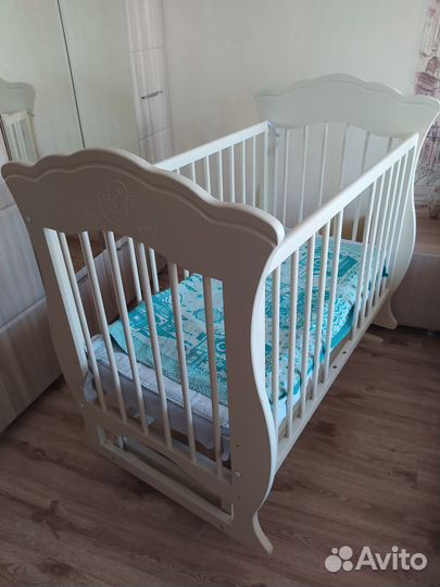 Детская кроватка Мишутка с маятником