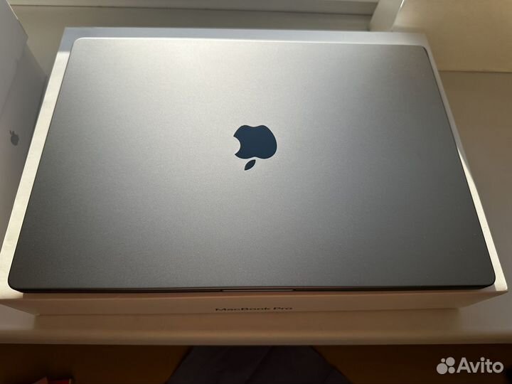 MacBook Pro 16 2021 M1 Pro/16GB/512SSD/Идеал