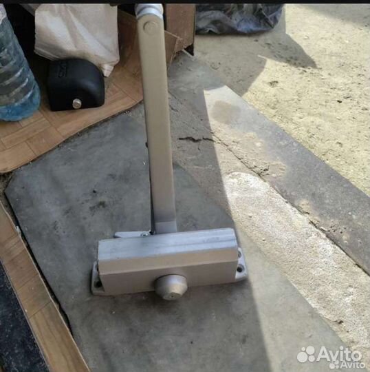 Доводчик дверной dorma