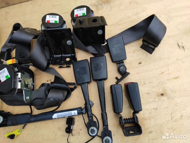 Преднатяжители ремни безопасности на Opel Astra J