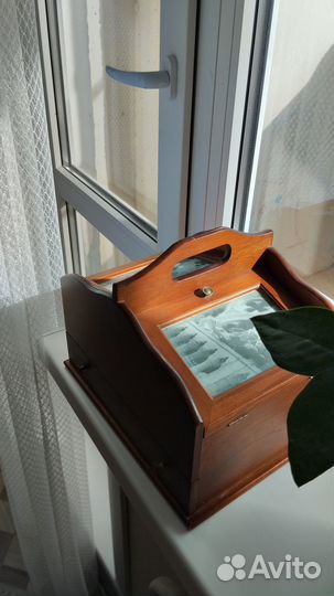 Деревянная шкатулка