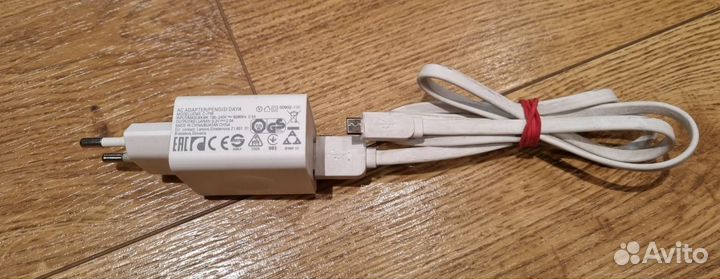 AC адаптер Pengisi daya