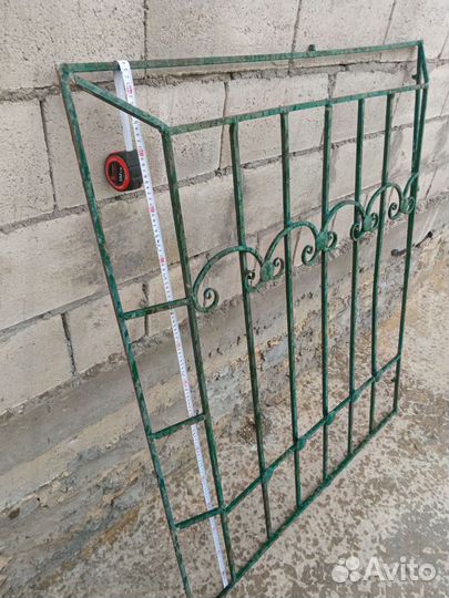 Решетка оконная б. У