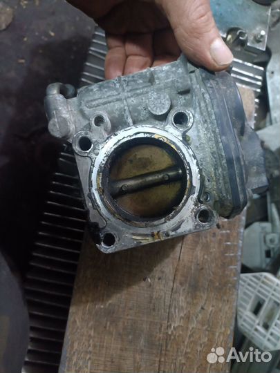 Дроссельная заслонка Nissan Tiida