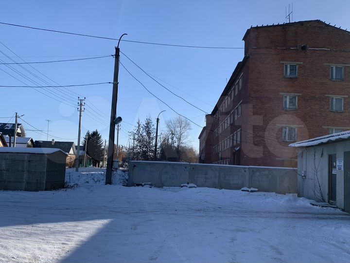 Гараж, > 30 м²