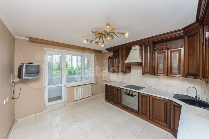 3-к. квартира, 91 м², 3/9 эт.