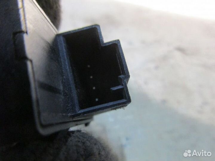 Кнопка центрального замка VW Passat B6 2005-2010