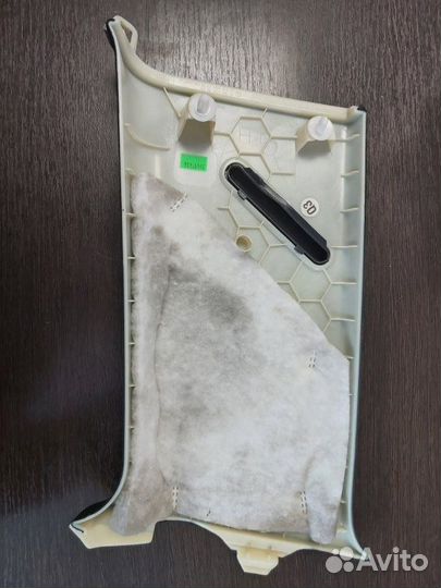 Обшивка стойки задняя левая Mercedes Gl 500 4Matic