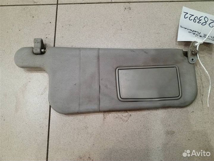 Козырек солнцезащитный правый Mitsubishi Pajero i