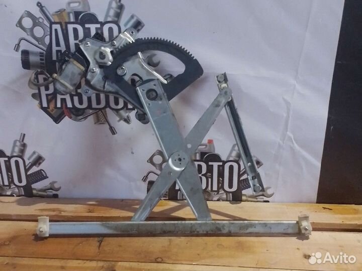 Chevrolet Aveo T250 стеклоподъемник перед правый