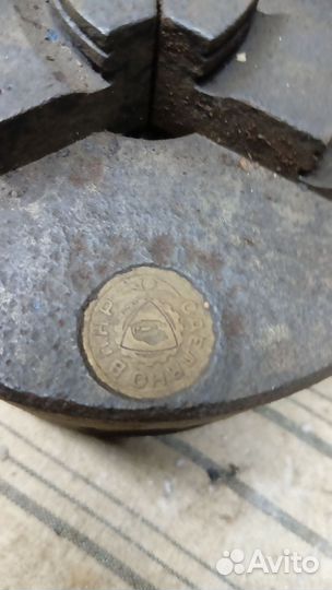 Патрон токарный 100мм. Производства Польши