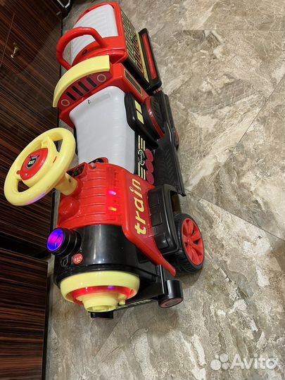 Паровоз с дымом