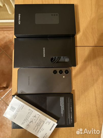 Samsung Galaxy S24, 8/256 ГБ