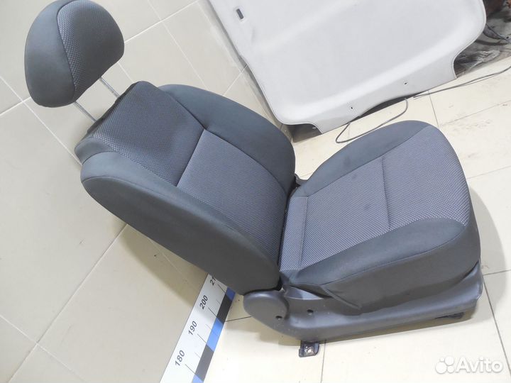 Сиденье переднее правое Aveo (T250) 2005-2011