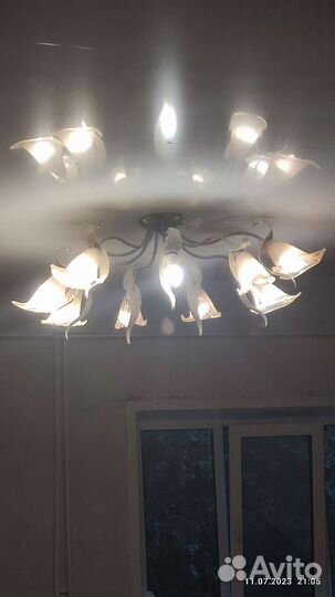 Люстра + 2 настенных светильника (бра)