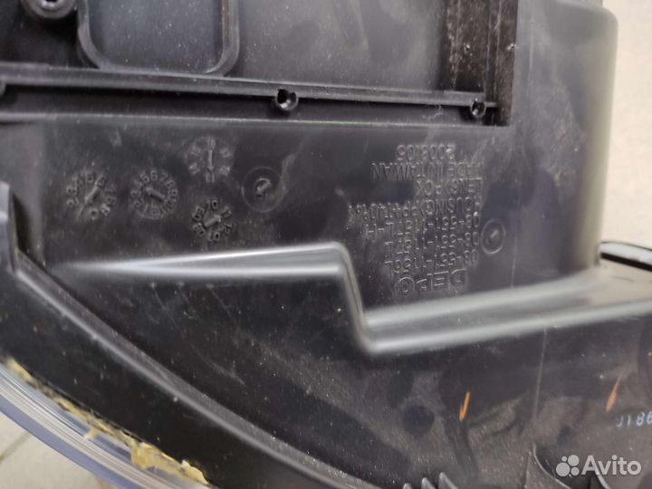 Новая левая передняя фара Renault Clio 3 галоген