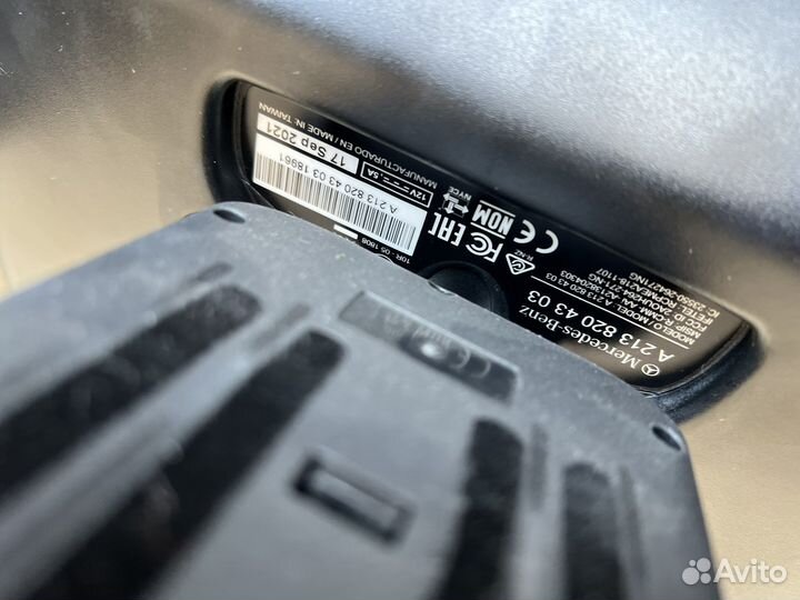 Оригинальные мультимедийные мониторы Mercedes-Benz