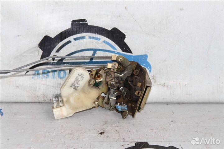 Замок двери задний левый Nissan Cefiro A33 VQ20DE