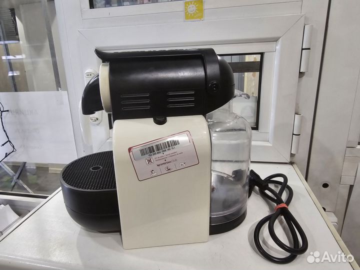 Капсуллная кофе машина nespresso