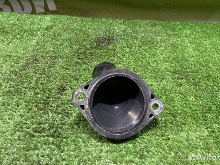 Корпус термостата Toyota Corolla NZE124 1NZ-FE