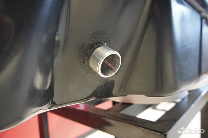 Бак Mitsubishi Pajero 4 из композита бензин