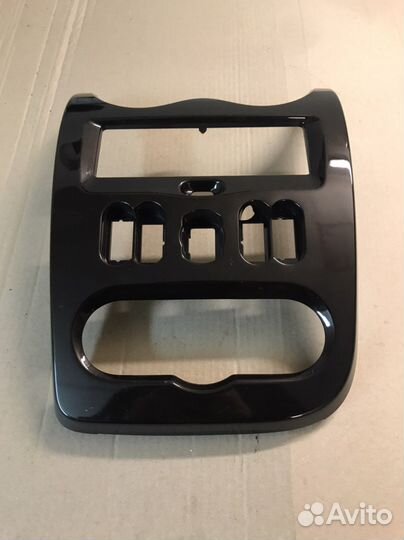 Накладка на торпеду Renault Duster