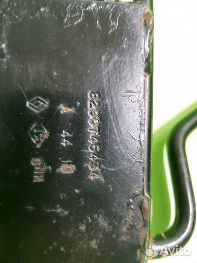 Кронштейн запасного колеса Рено Сандеро