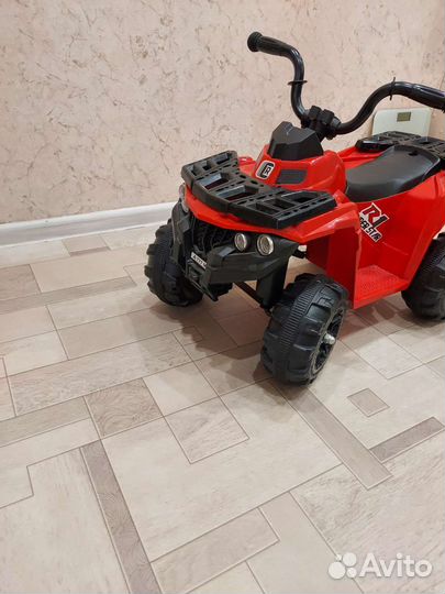 Детский квадроцикл на аккумуляторе