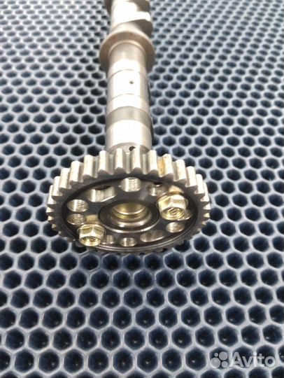 Yamaha YZF R1 2004-2005 распредвал выпускной