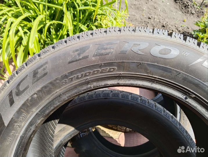 Pirelli Ice Zero 235/55 R18 104T