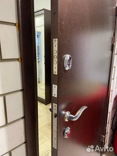 Дверь входная металлическая