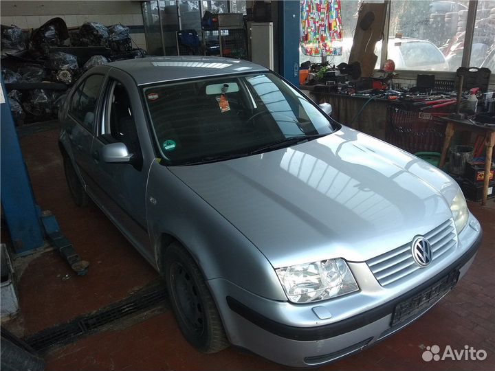 Разбор на запчасти Volkswagen Bora